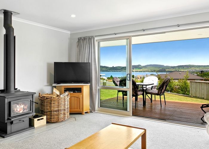  at 45 Botanical Heights Drive, Waipahihi, Taupo