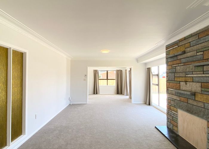  at 1 Buckingham Crescent, Manukau, Auckland