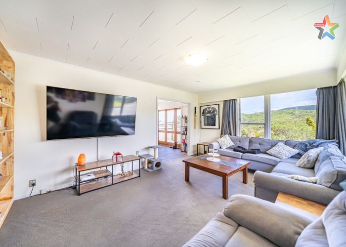  at 52 Waipounamu Drive, Kelson, Lower Hutt