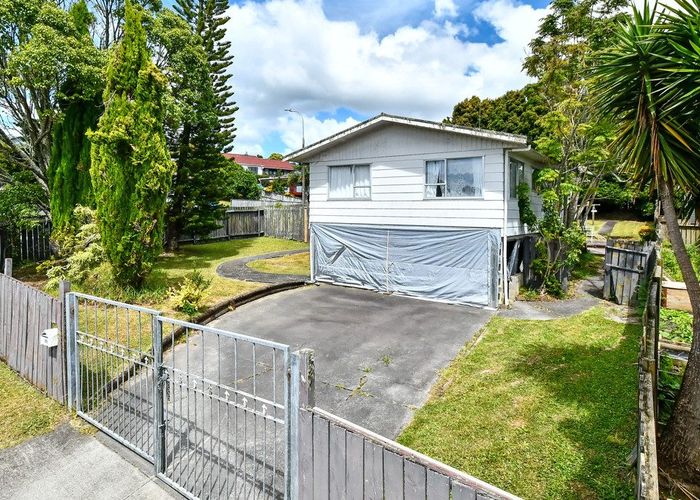  at 35 Reynella Drive, Massey, Waitakere City, Auckland