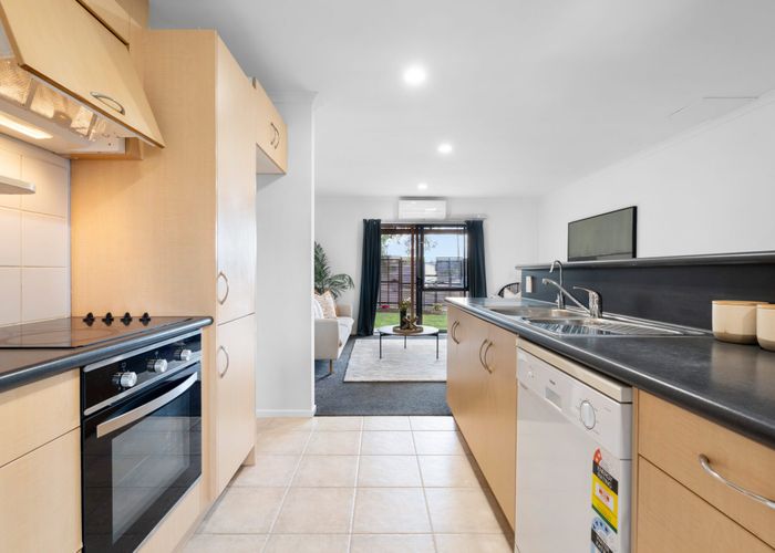  at 4 Charlenne Close, Ranui, Waitakere City, Auckland