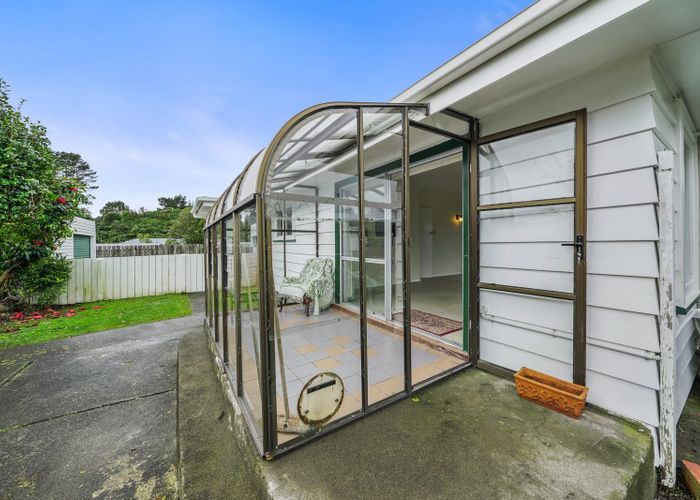  at 4 Wilson Grove, Normandale, Lower Hutt