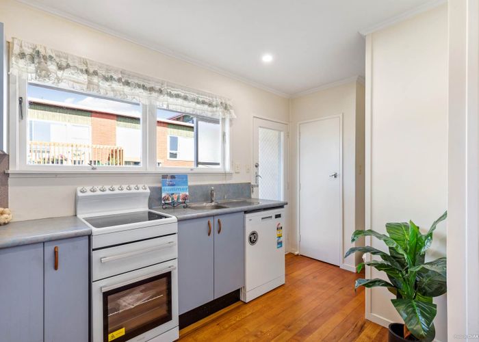  at 4/238 Onewa Road, Birkenhead, Auckland