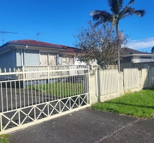  at 8 Misty Place, Papatoetoe, Manukau City, Auckland