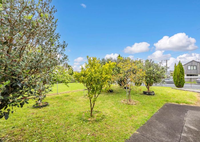 at 1/27 Malone Road, Mount Wellington, Auckland City, Auckland