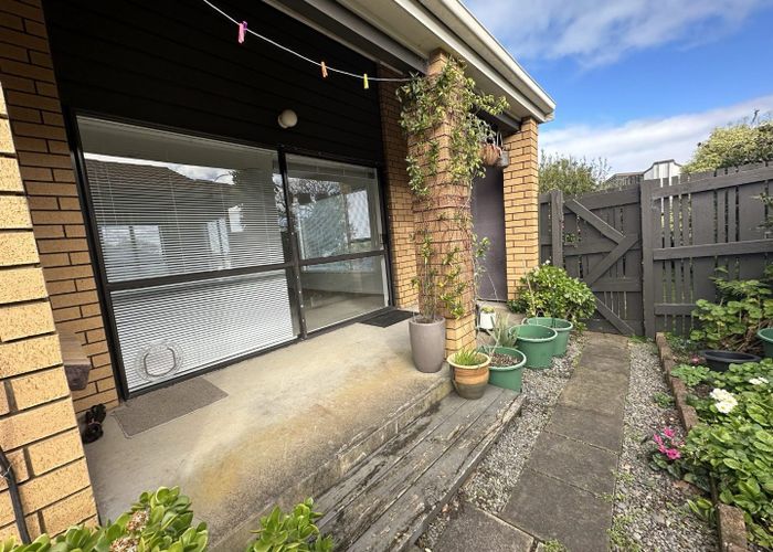  at 1/8 Vincent Street, Howick, Manukau City, Auckland