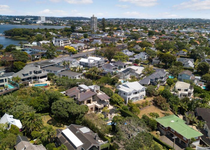  at 7 Audrey Road, Takapuna, Auckland