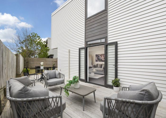  at 13/15 Chivalry Road, Glenfield, Auckland