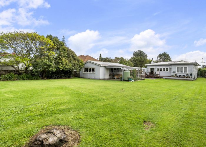  at 93 Lynwood Road, New Lynn, Waitakere City, Auckland