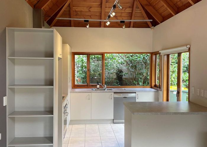  at 1/60 Shakespeare Road, Milford, Auckland