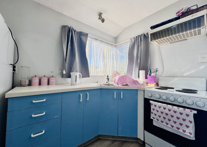  at 2/60 Somerset Crescent, Spreydon, Christchurch City, Canterbury