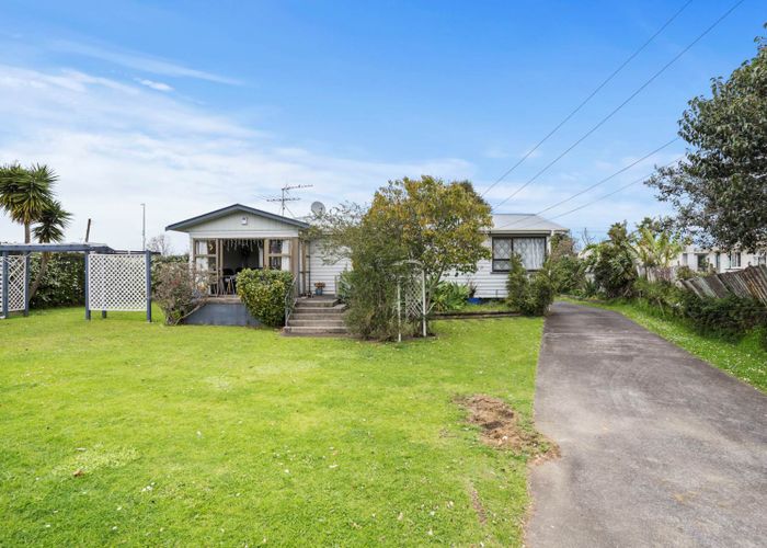  at 82 Rosella Road, Mangere East, Auckland