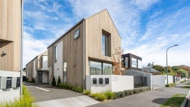  at 1/110 Aikmans Road, Merivale, Christchurch