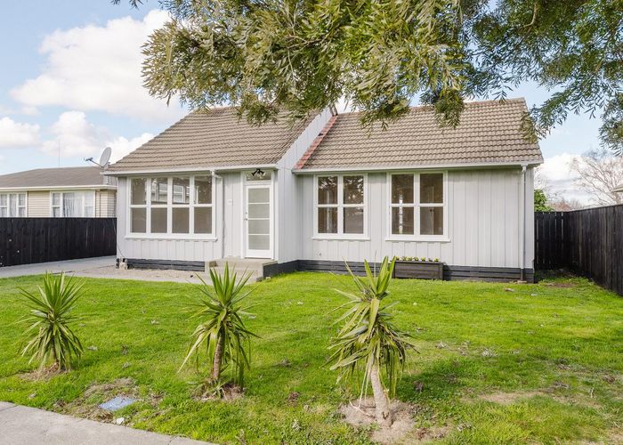  at 60 Ellesmere Crescent, Highbury, Palmerston North