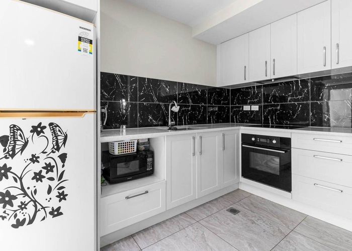  at 1/16 Fairway Drive, Mount Roskill, Auckland City, Auckland
