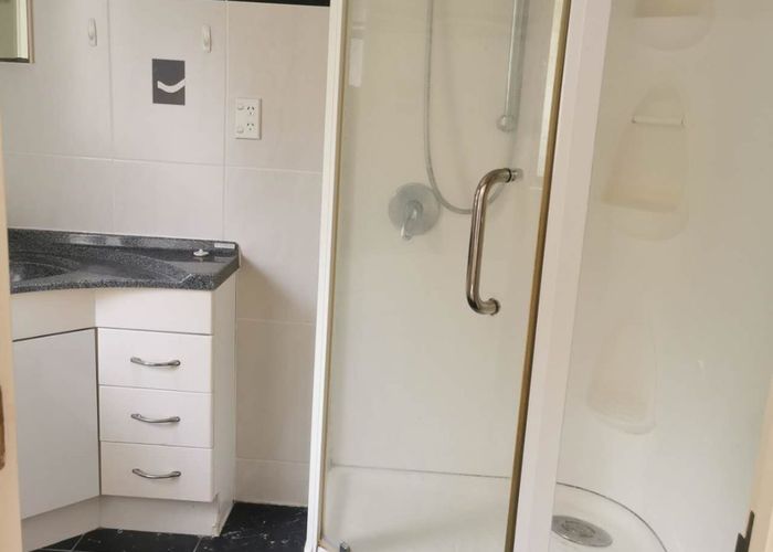  at 20 Killybegs Drive, Pinehill, North Shore City, Auckland