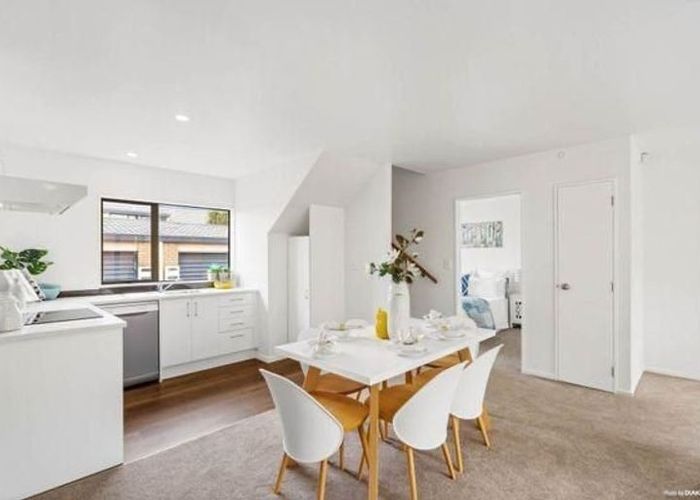  at 5/1 Melview Place, New Lynn, Waitakere City, Auckland