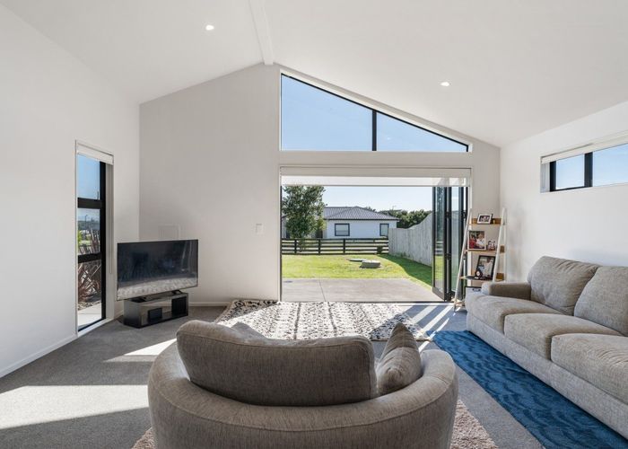  at 9 Wheriko Avenue, Glenbrook, Franklin, Auckland