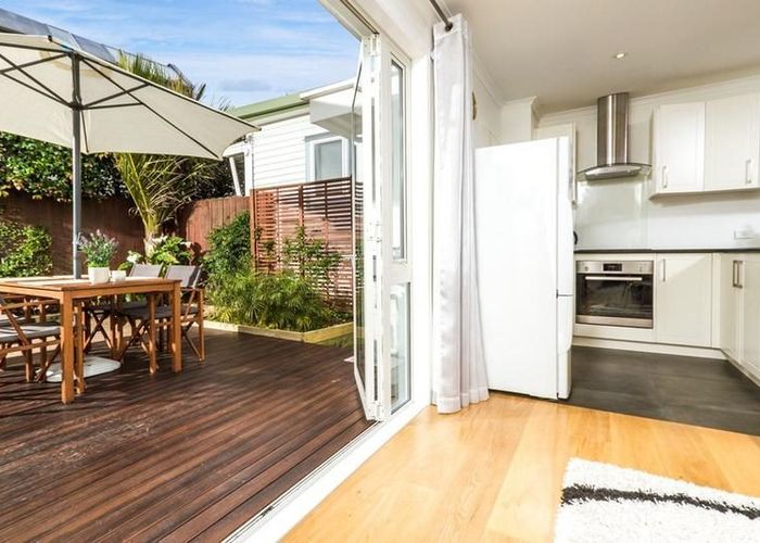  at 2/25 Heathcote Road, Castor Bay, North Shore City, Auckland