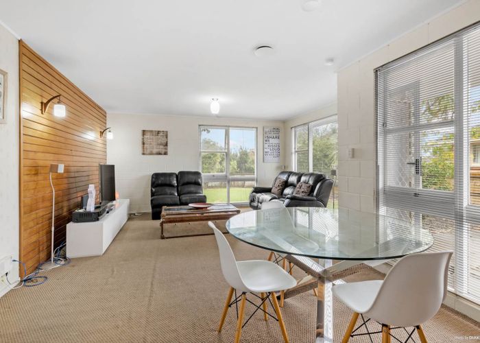  at 2/201 Bucklands Beach Road, Bucklands Beach, Auckland