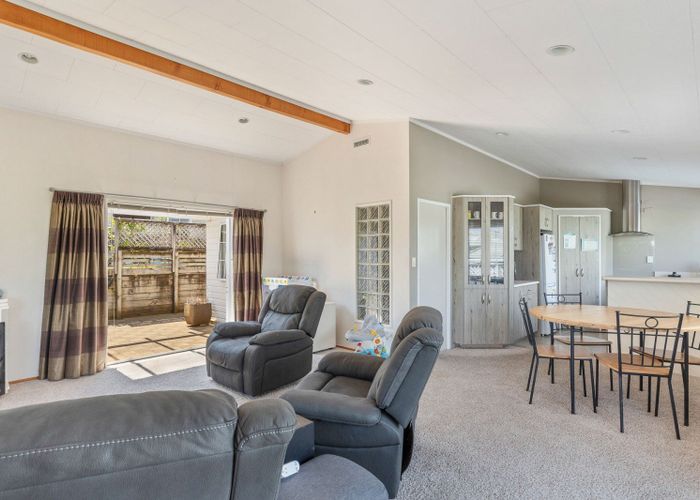  at 2/3B Sandel Rise, Merrilands, New Plymouth