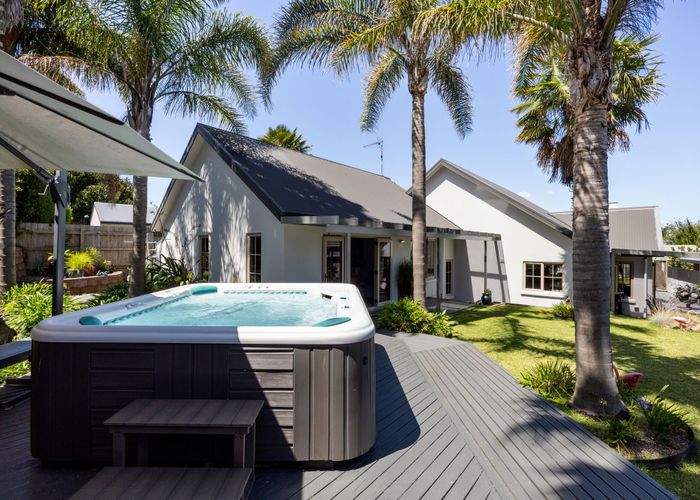  at 62 Cairns Crescent, Rototuna, Hamilton