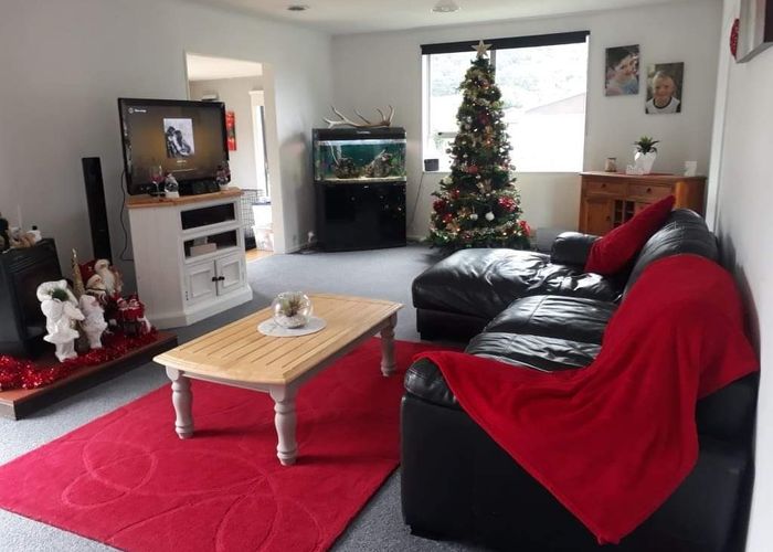  at 77 Pasadena Cres, Totara Park, Manukau City, Auckland