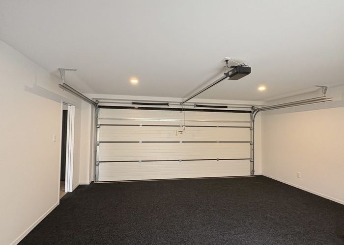  at 14b Elcoat Ave, Henderson, Waitakere City, Auckland