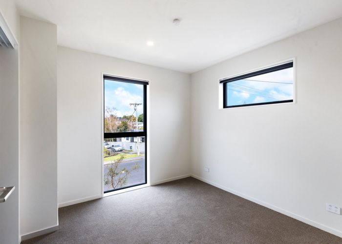  at 22 Lancaster Road, Beach Haven, North Shore City, Auckland