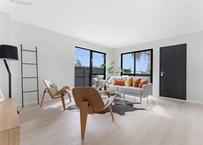  at 3 Lynwood Road, New Lynn, Auckland