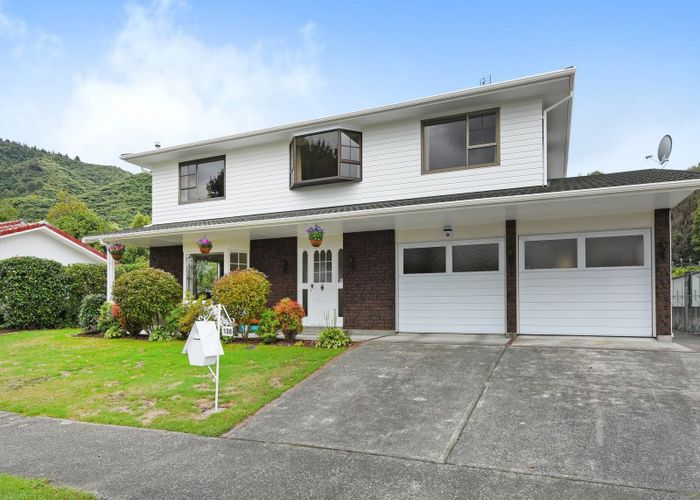  at 138 California Drive, Totara Park, Upper Hutt