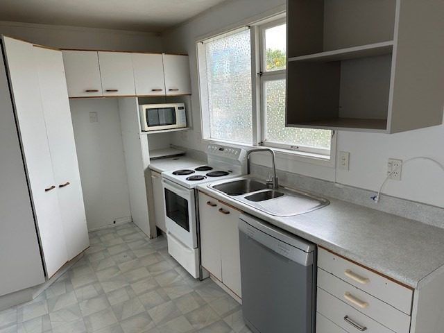  at 33 Lincoln Park Ave, Massey, Waitakere City, Auckland