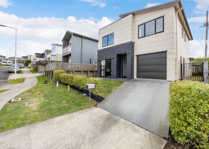  at 2 Retallick Place, Flagstaff, Hamilton
