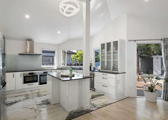  at 1/11 Pine Ridge Terrace, Hauraki, Auckland
