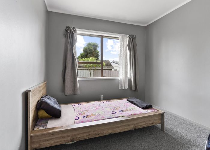  at 2/21 Cleek Road, Mangere East, Manukau City, Auckland