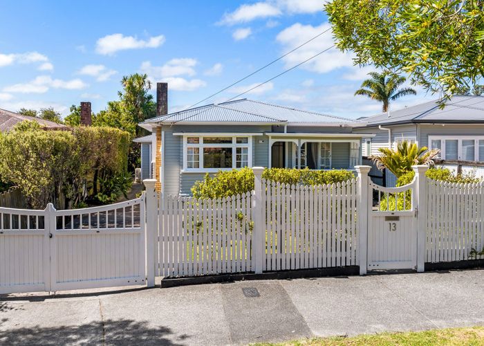  at 13 Seacombe Road, Point Chevalier, Auckland