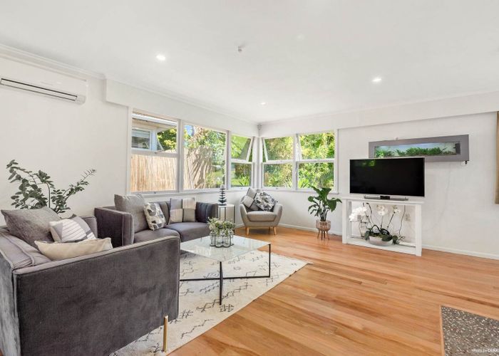  at 56 Park Road, Glenfield, Auckland