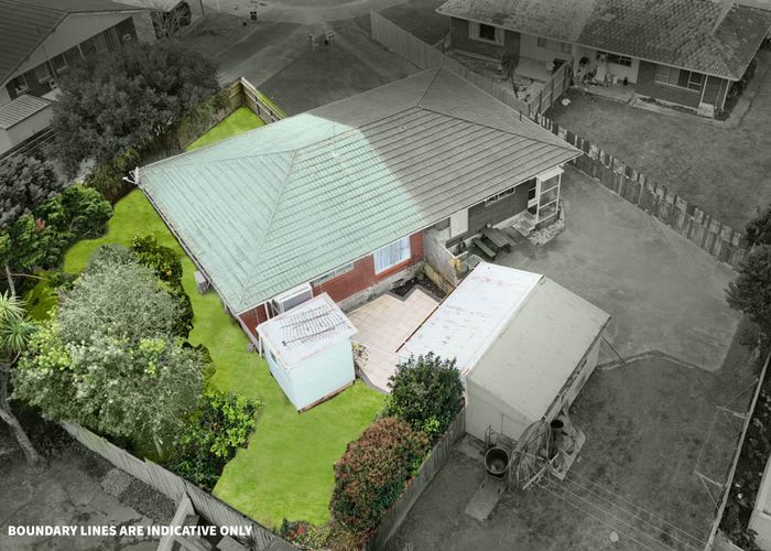  at 2/36 Blacklock Avenue, Henderson, Waitakere City, Auckland