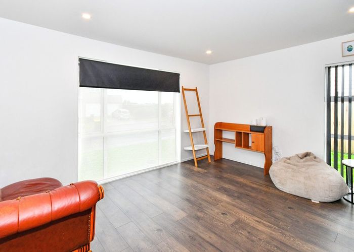  at 8 Aeronautic Road, Takanini, Papakura, Auckland