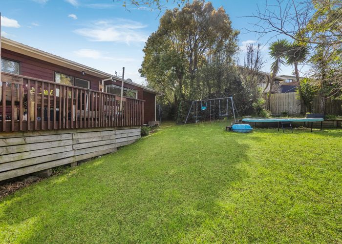  at 5 San Bernadino Drive, Henderson, Waitakere City, Auckland