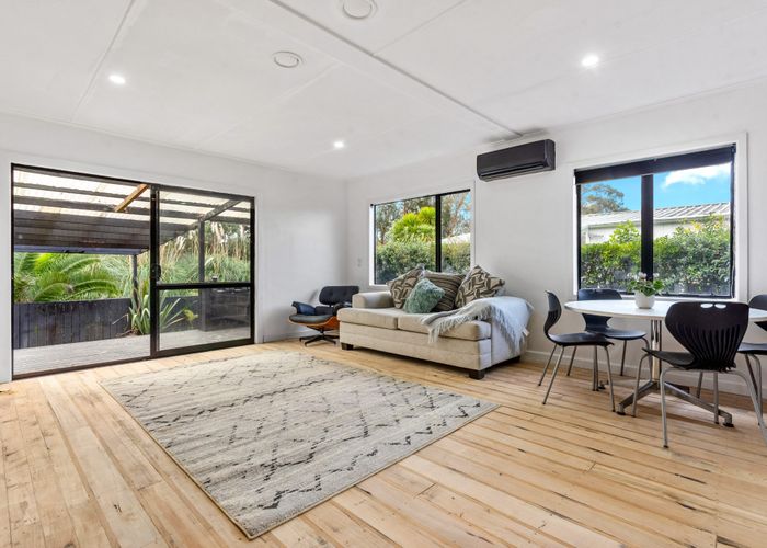 at 4 Rere Pl, Parakai, Rodney