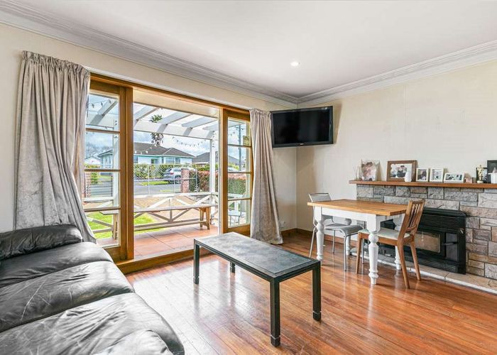  at 10 Paddington Street, Glen Innes, Auckland