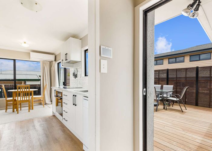  at 2 Laura Street, Kelston, Waitakere City, Auckland