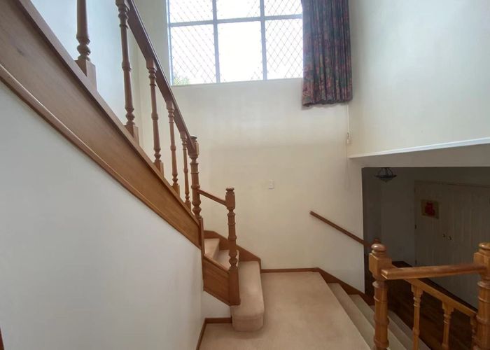  at 33 Newhaven Terrace, Mairangi Bay, Auckland