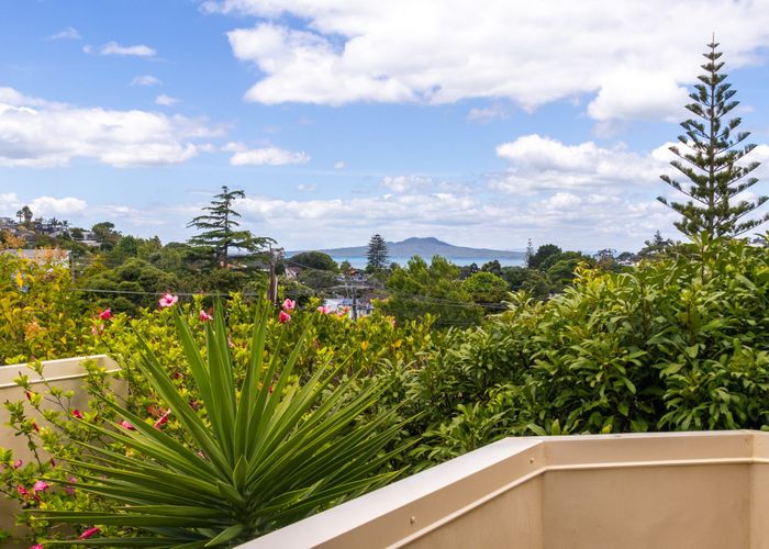  at 48 Lyons Avenue, Murrays Bay, Auckland