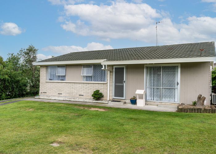  at 72 Amanda Avenue, Dinsdale, Hamilton