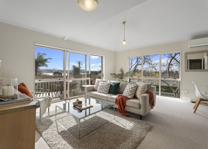  at 14 Woodward Avenue, Mangere Bridge, Auckland