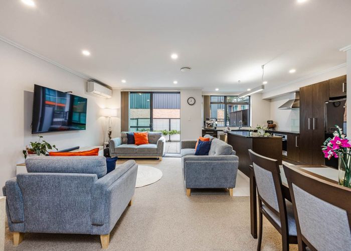  at 21-182 Flat Bush School Road, Flat Bush, Manukau City, Auckland
