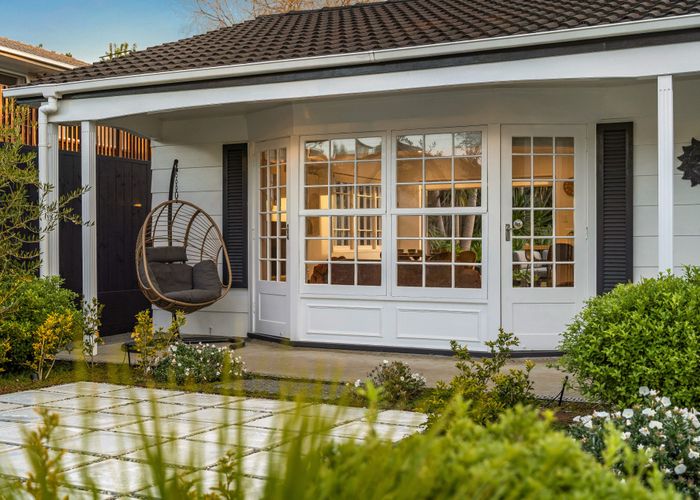  at 16 Pickwick Parade, Mellons Bay, Manukau City, Auckland