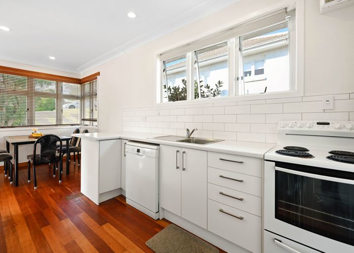  at 23 Mitcham Avenue, Forest Lake, Hamilton
